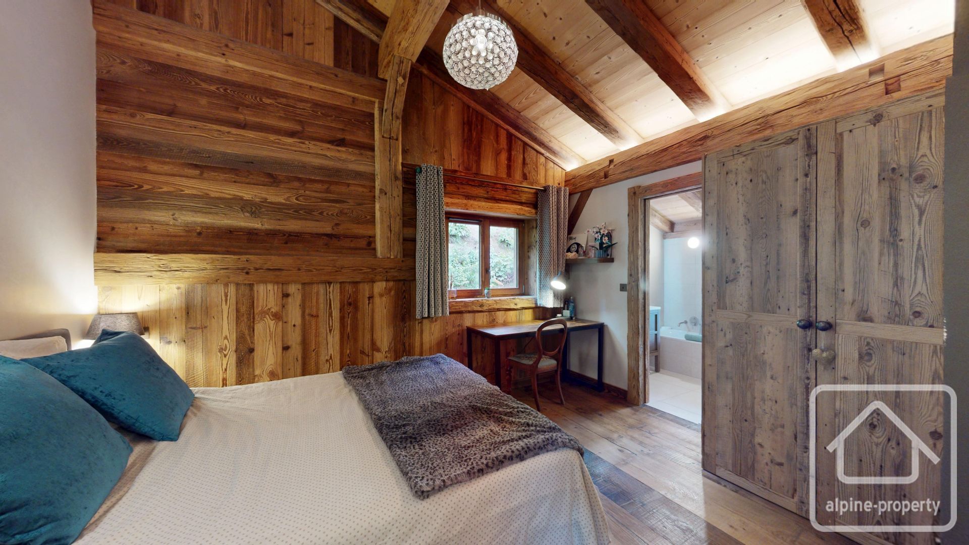 Spectacular Farmhouse On Large Private Land Plot, 5 Bedrooms, Panoramic Mountain Views, Close To Ski Lifts & Geneva – FERMEDELASOURCE