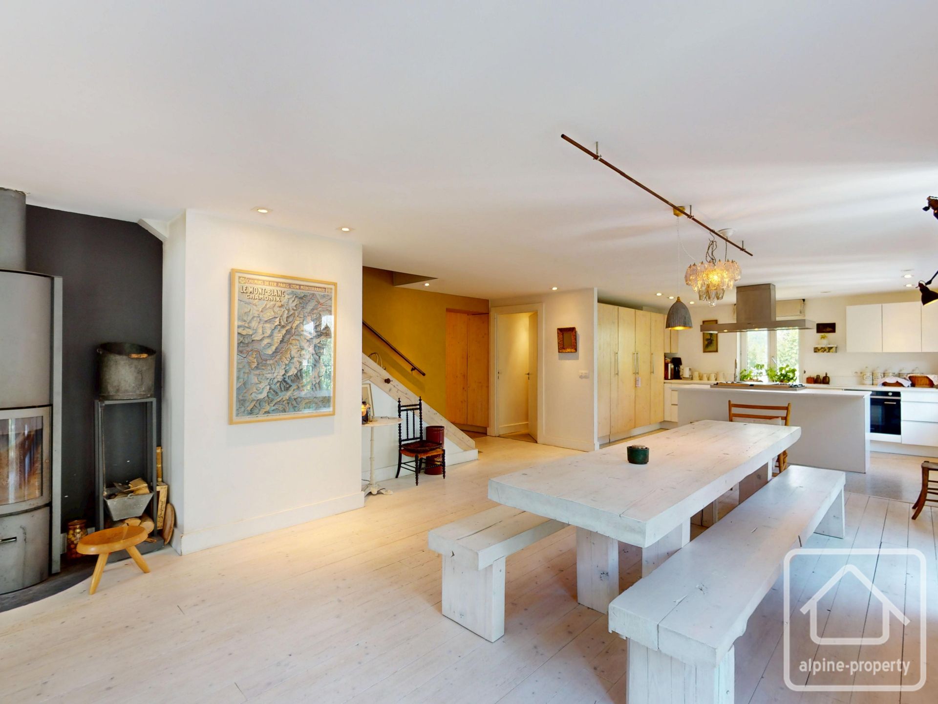 Spacious 3 Bed Apartment With Mont Blanc Views, Private Parking, Close To Chamonix – LEGRIAZ