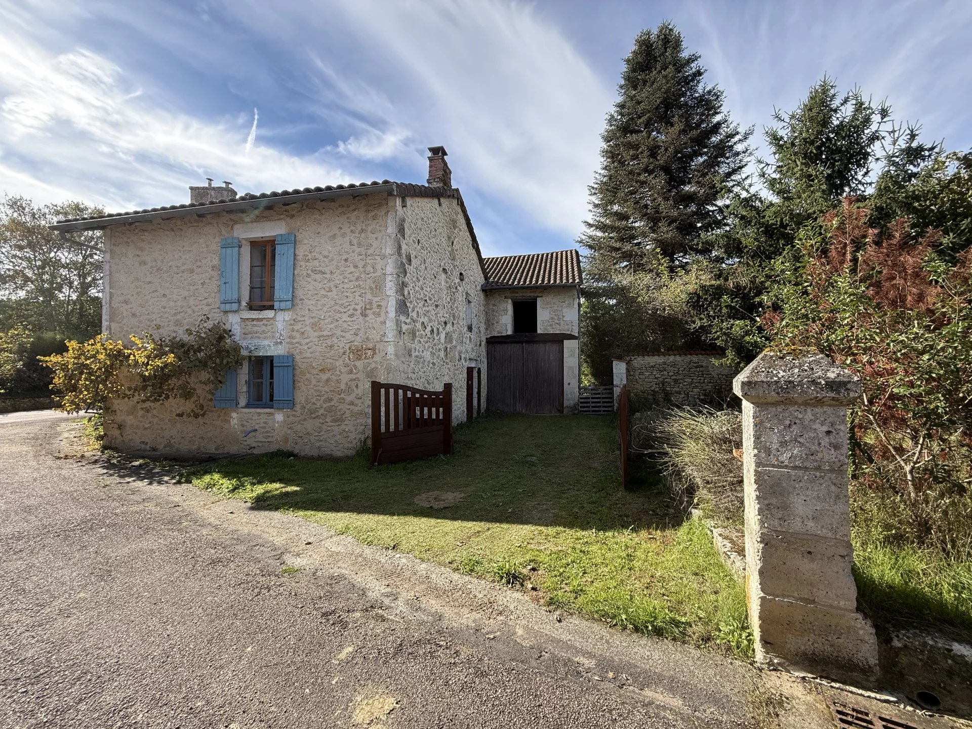 Charming 5-Bedroom Village House with Garden and Outbuildings, Aquitaine – France – BVI83071