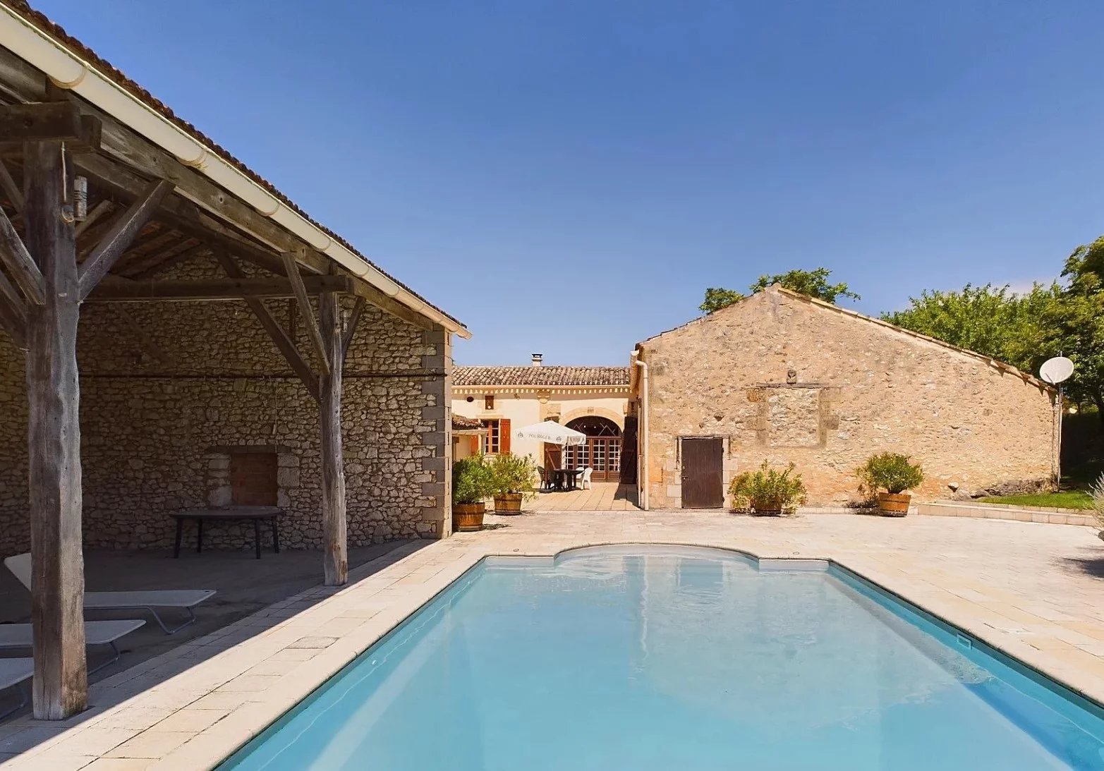 Lovely stone property with pool and self contained studio in an idyllic setting, Aquitaine – France – BVI74708