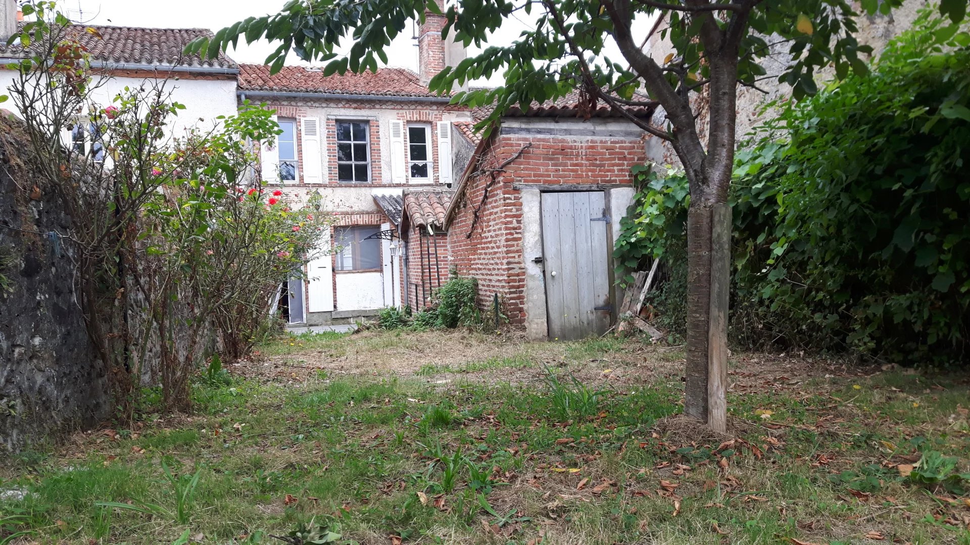 Townhouse with garden, Limousin – France – BVI74110