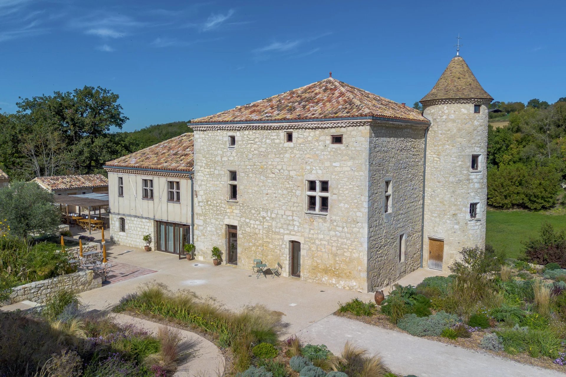 Exceptional Estate – Prestigious 13-Hectare Property in Southwest France, Midi-Pyrénées – France – BVI77837