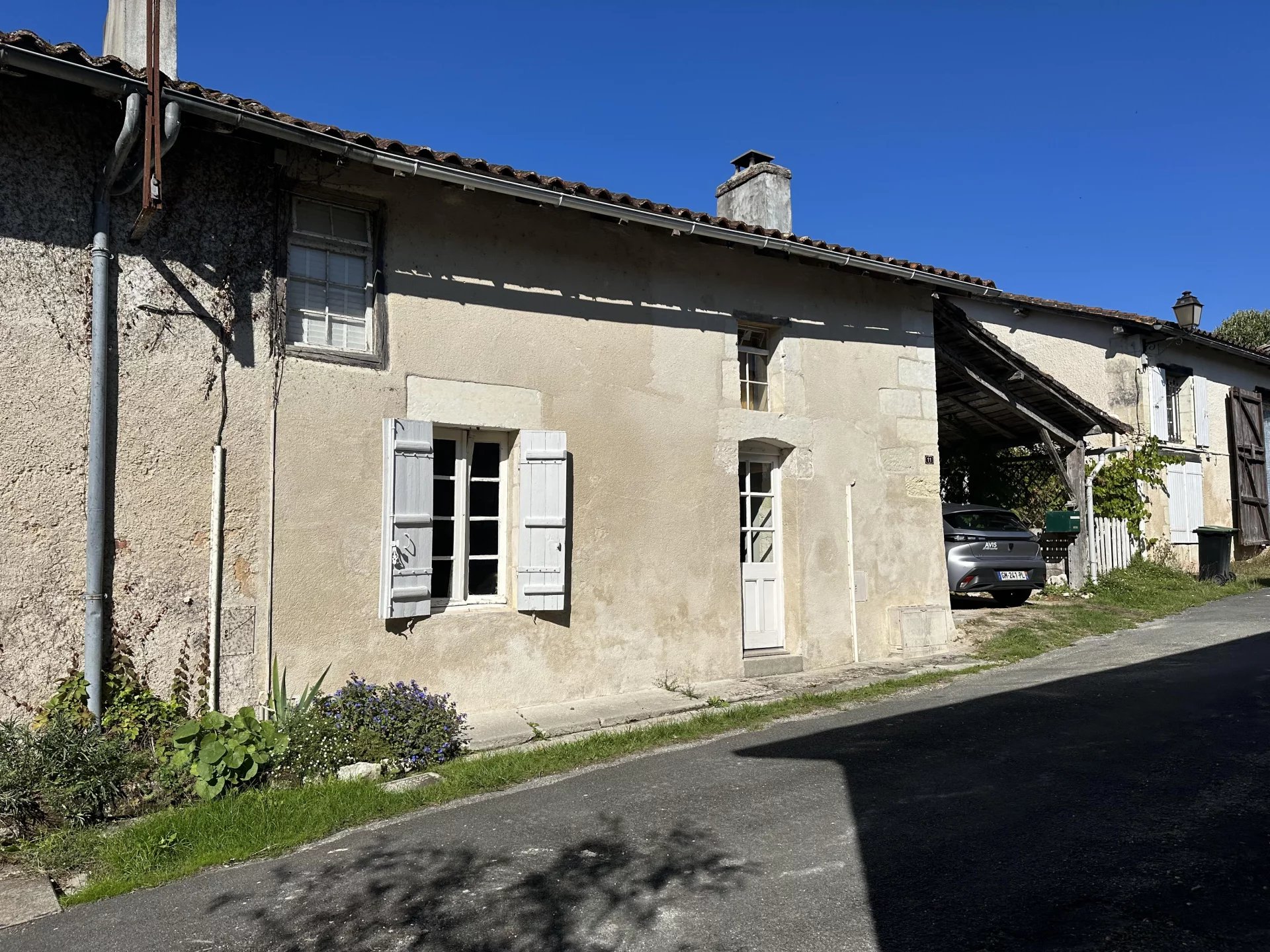 Charming renovated stable cottage, Poitou-Charentes – France – BVI82843