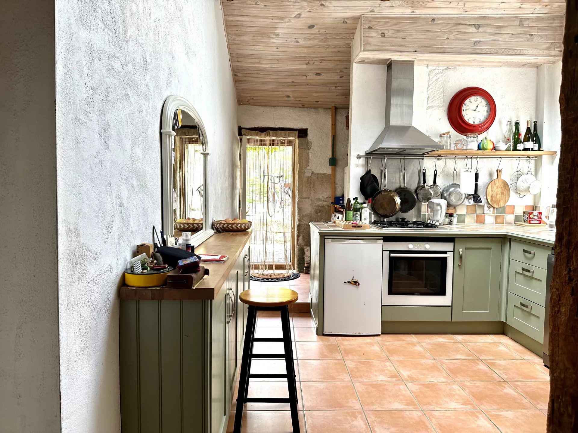 Charming renovated stable cottage, Poitou-Charentes – France – BVI82843