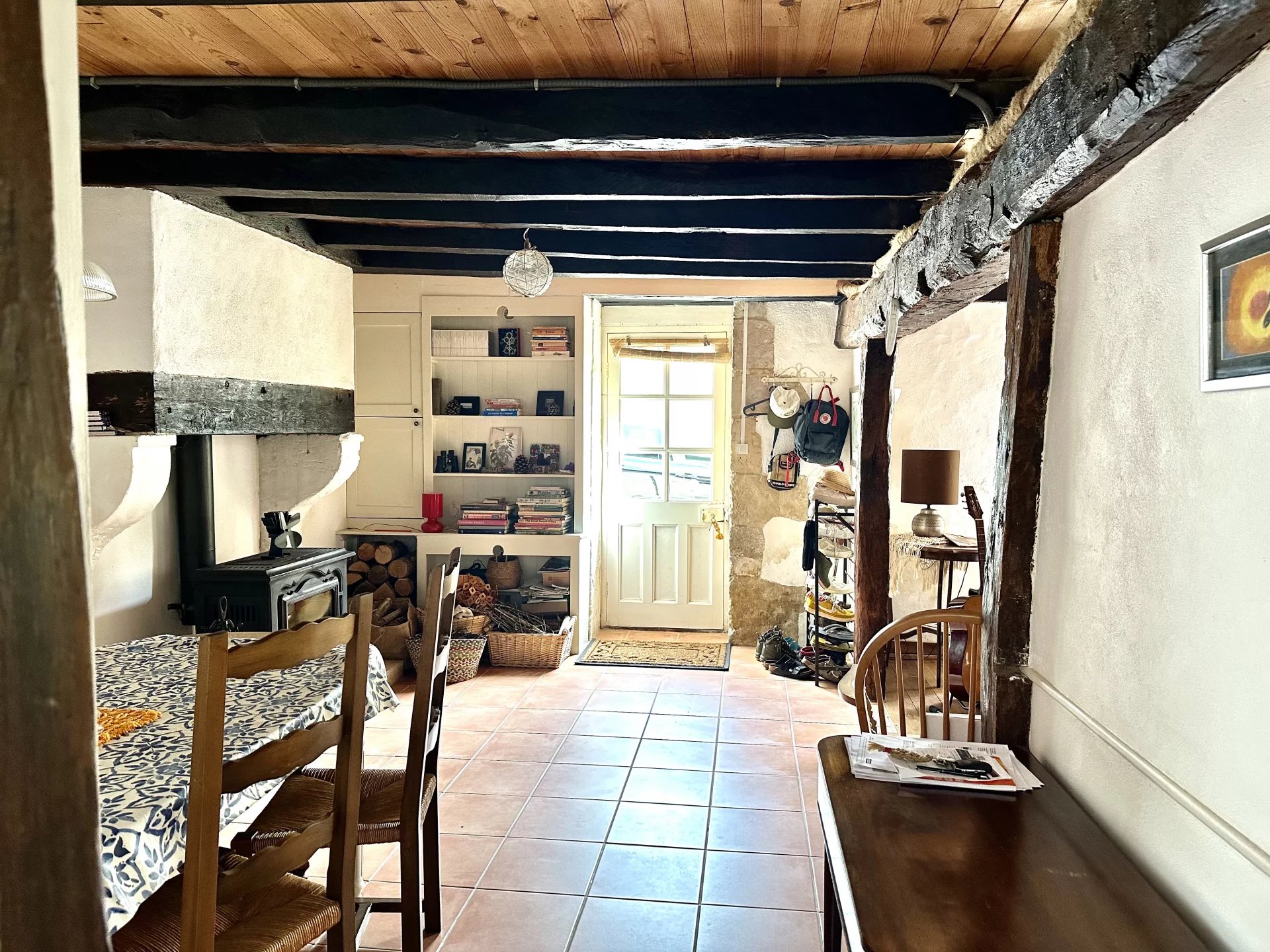 Charming renovated stable cottage, Poitou-Charentes – France – BVI82843