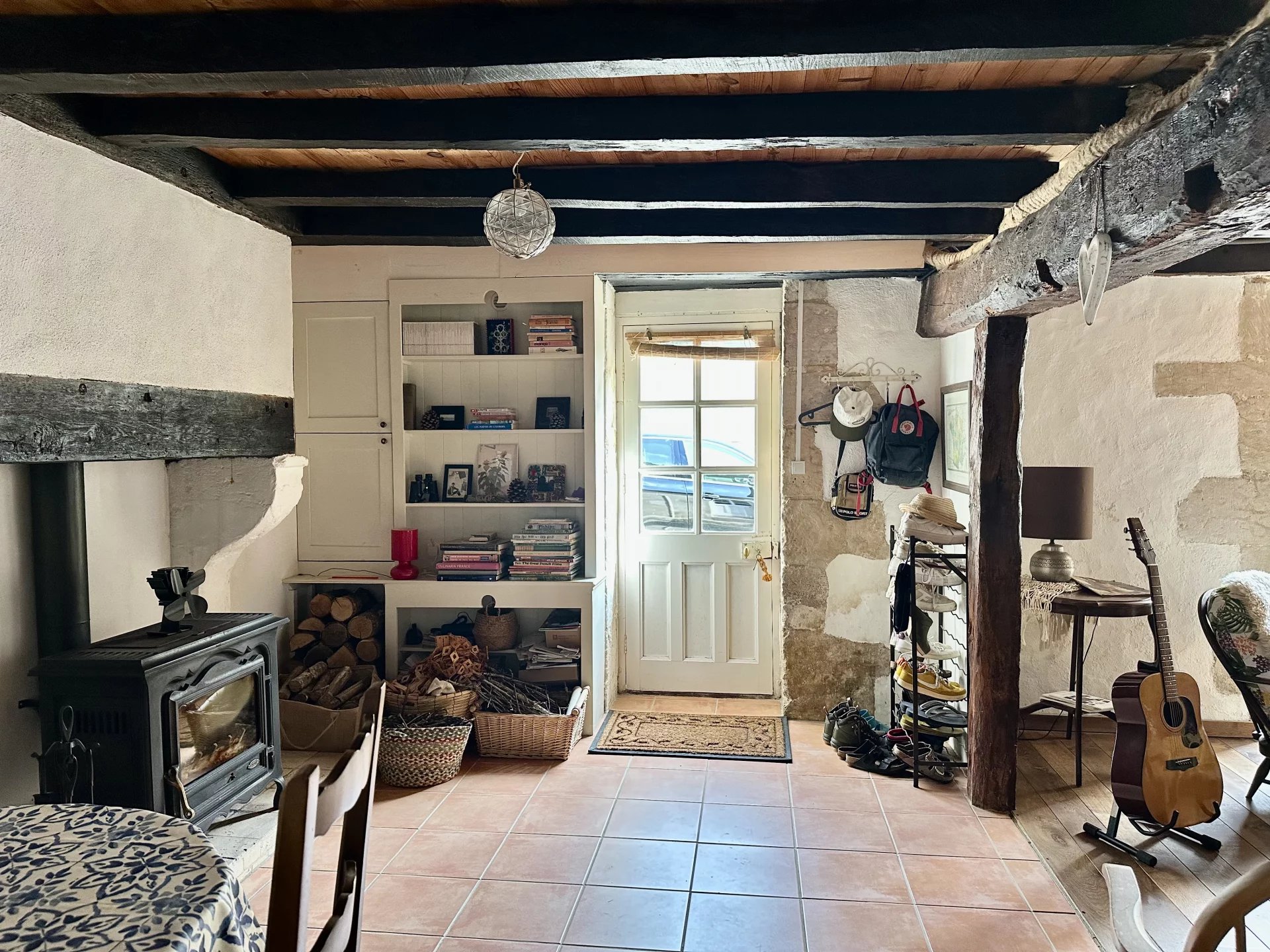 Charming renovated stable cottage, Poitou-Charentes – France – BVI82843
