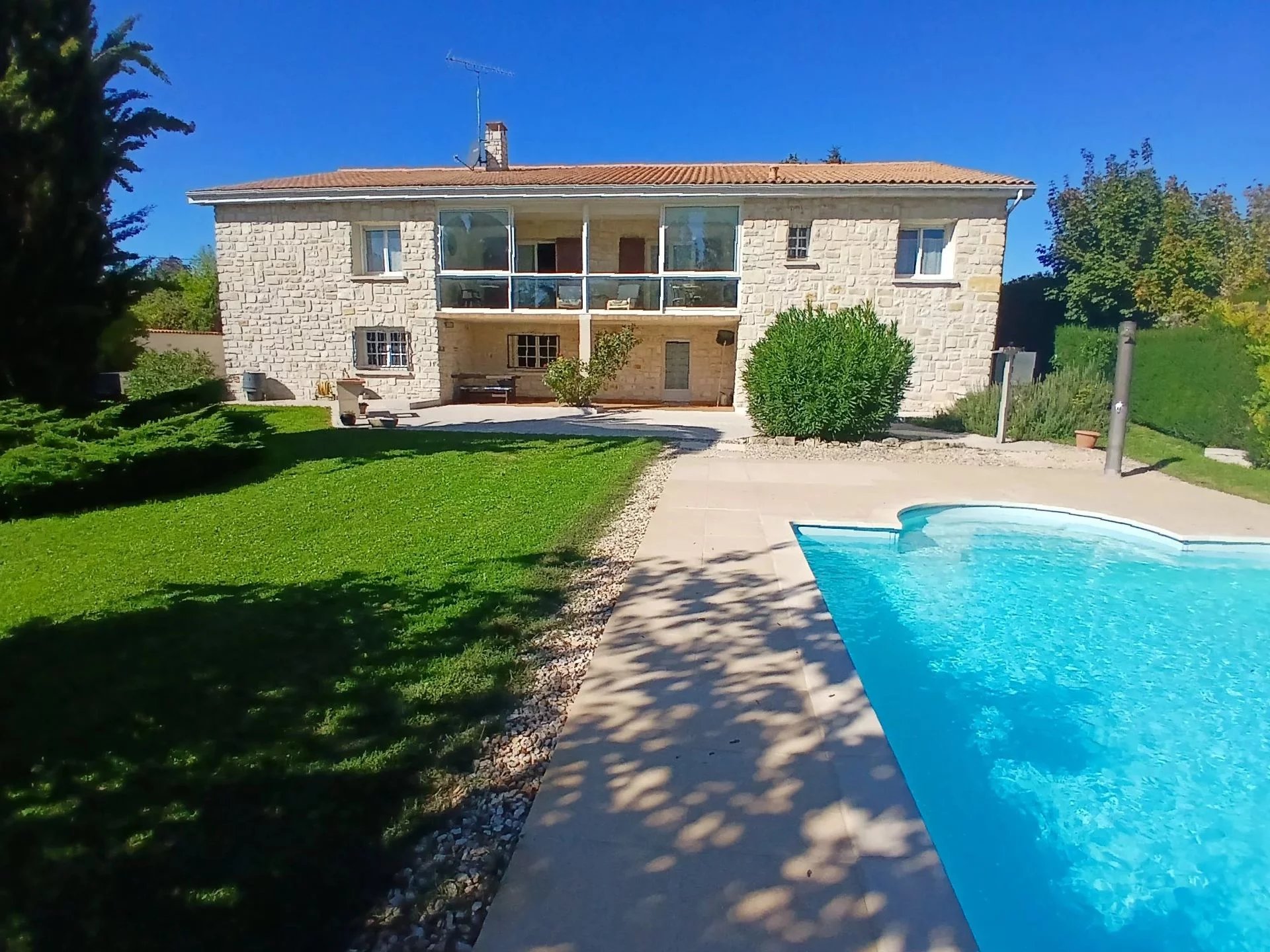 Spacious house with swimming pool, just minutes from Angouleme, Poitou-Charentes – France – BVI83180