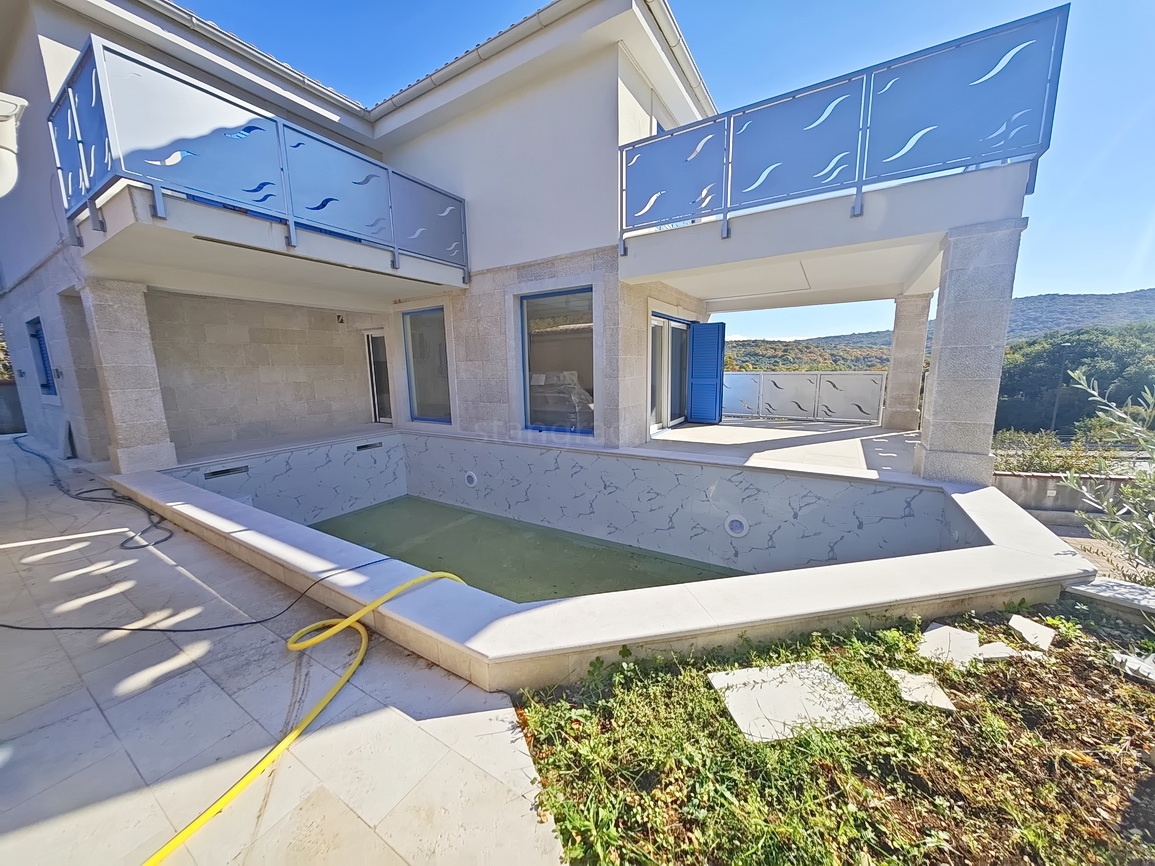 4 bedroom villa in Vrbnik, Croatia – 103504