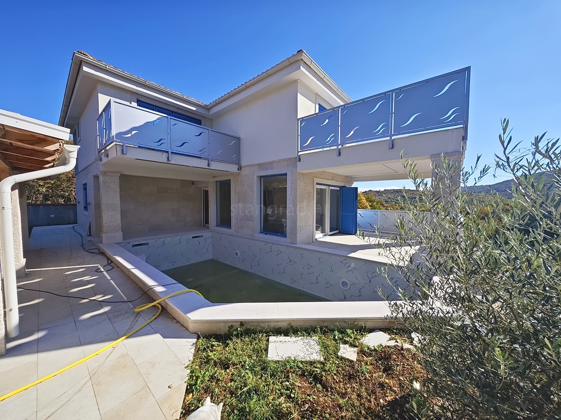 4 bedroom villa in Vrbnik, Croatia – 103504