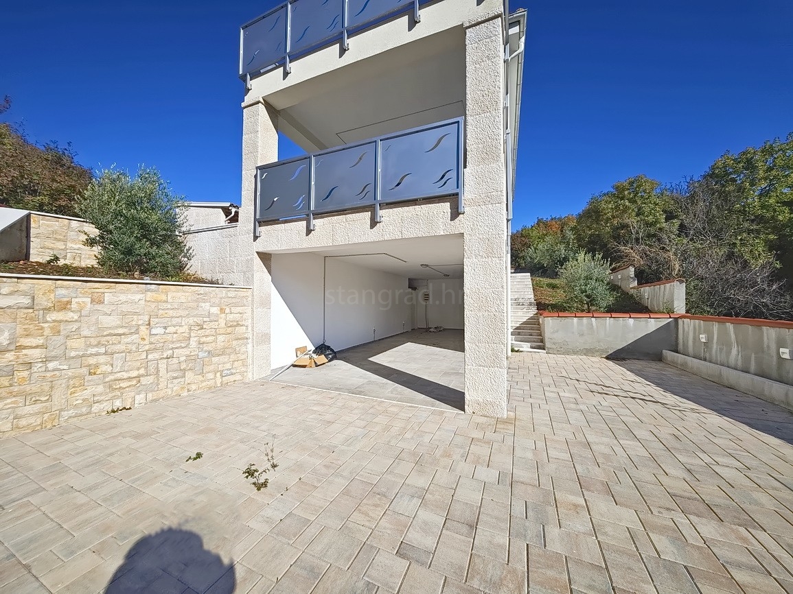 4 bedroom villa in Vrbnik, Croatia – 103504