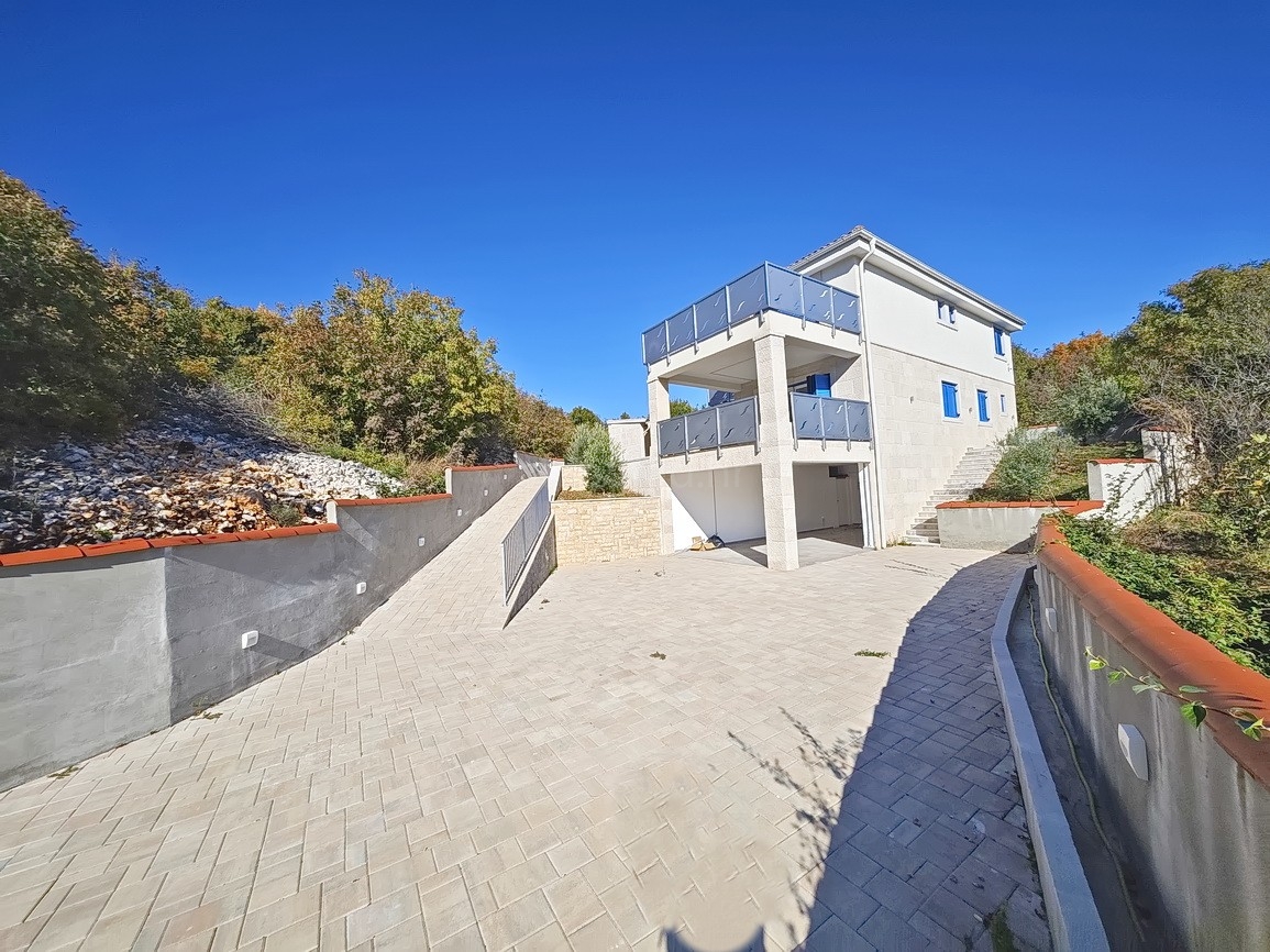 4 bedroom villa in Vrbnik, Croatia – 103504