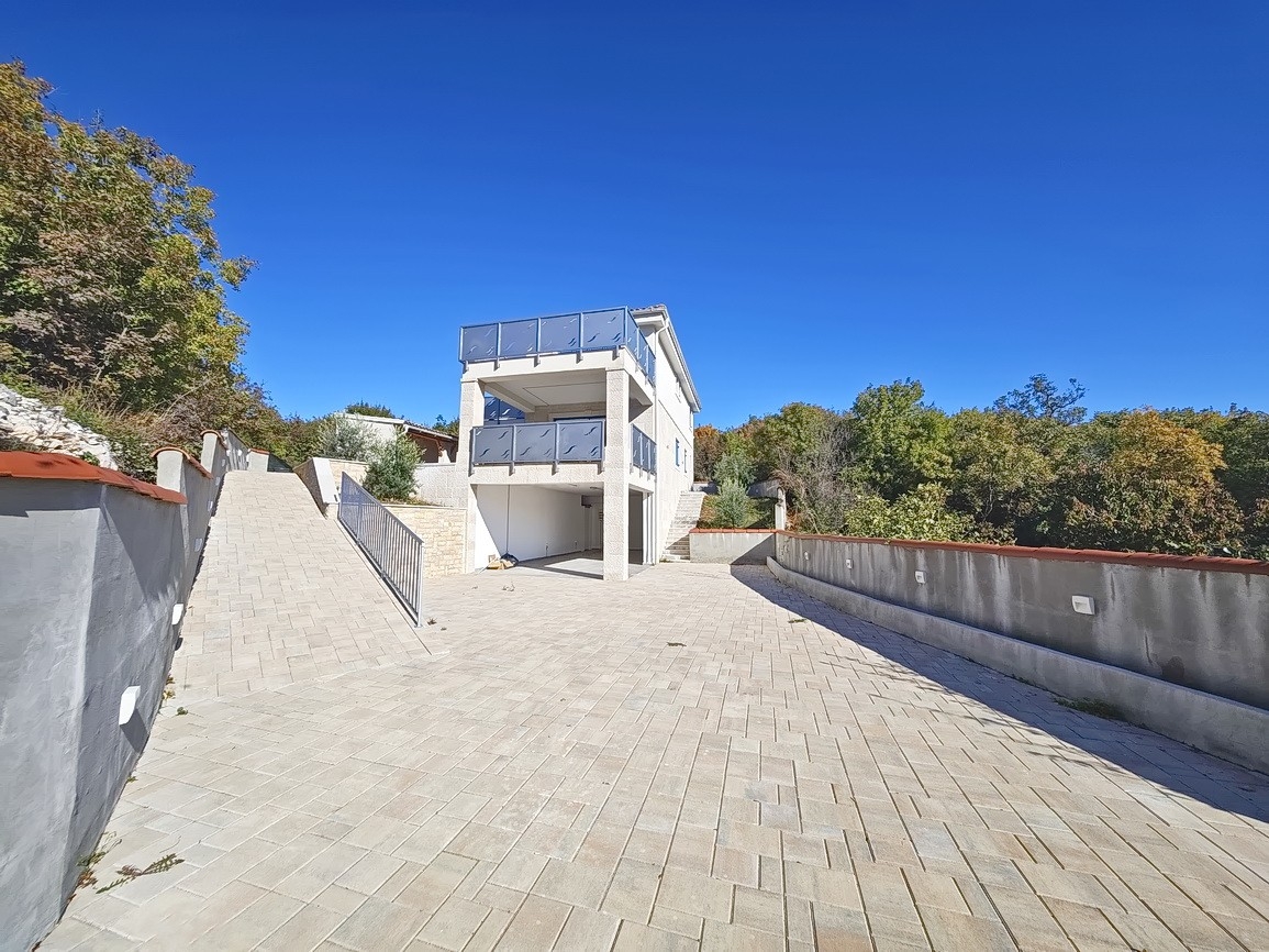 4 bedroom villa in Vrbnik, Croatia – 103504