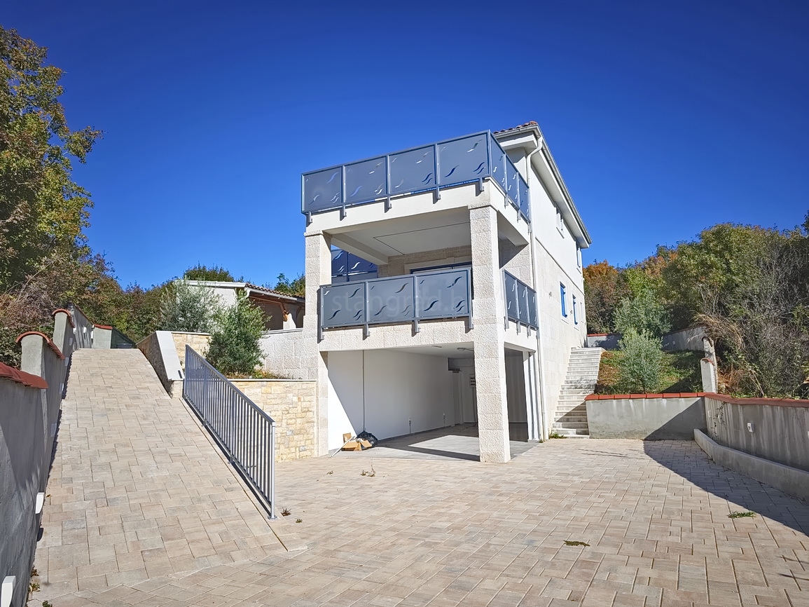 4 bedroom villa in Vrbnik, Croatia – 103504