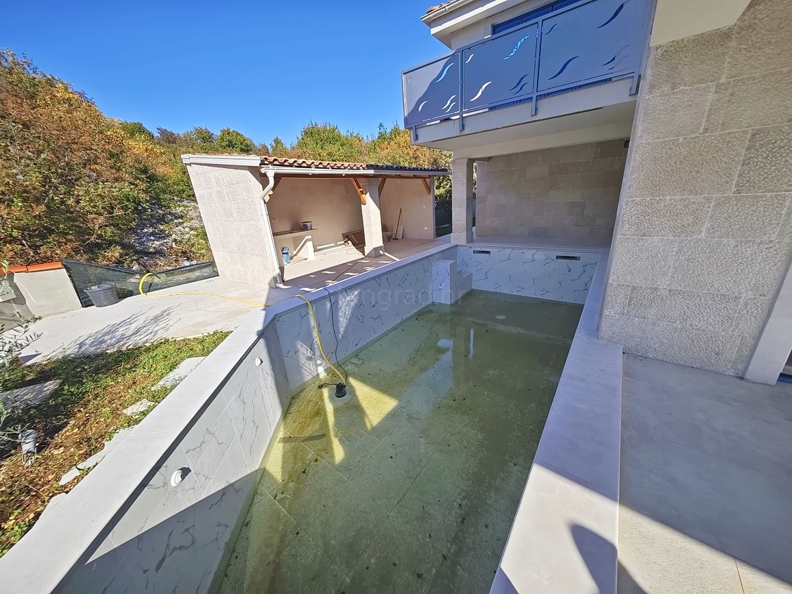 4 bedroom villa in Vrbnik, Croatia – 103504