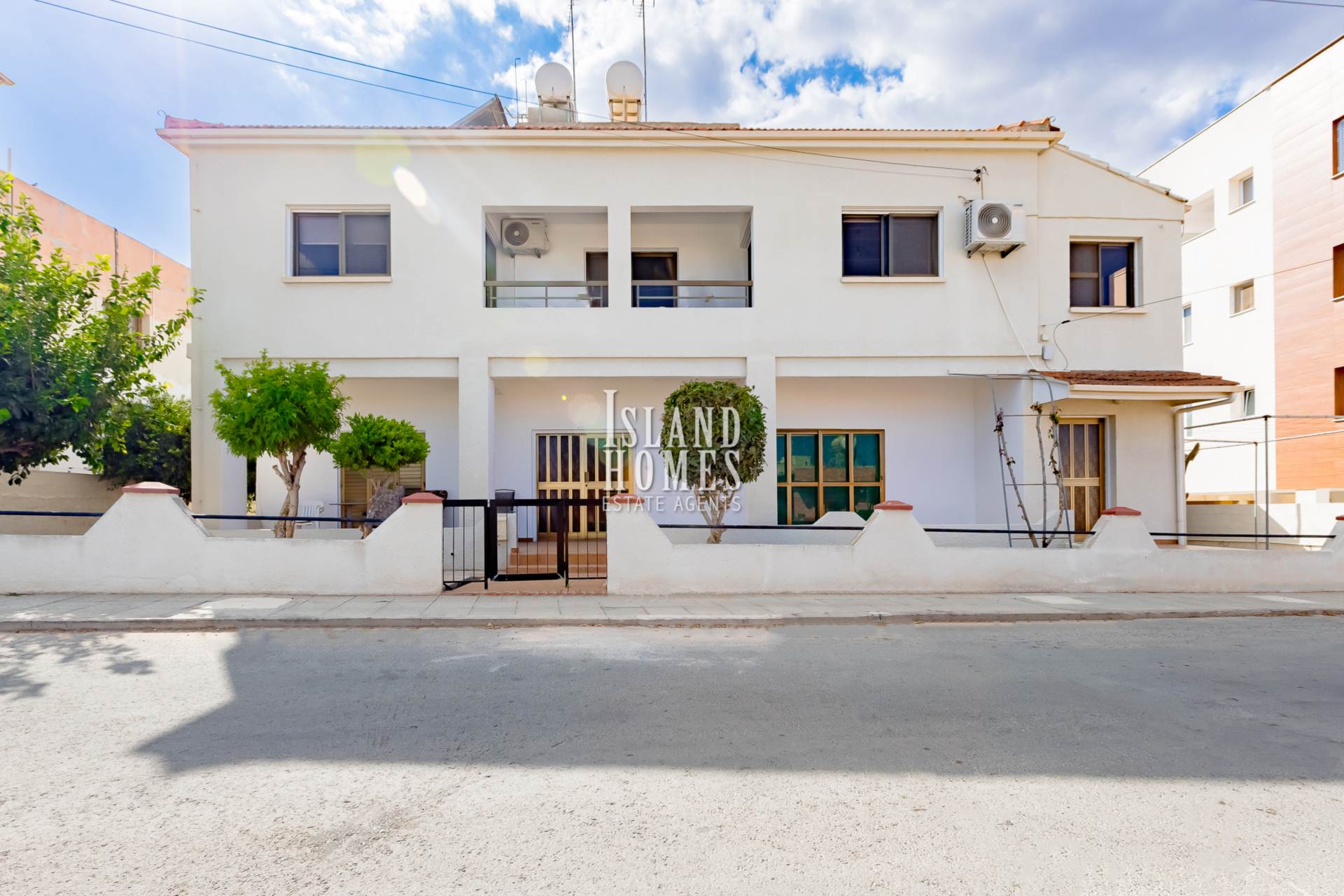 5 bedroom House in Deryneia, Famagusta, Cyprus – DeR191