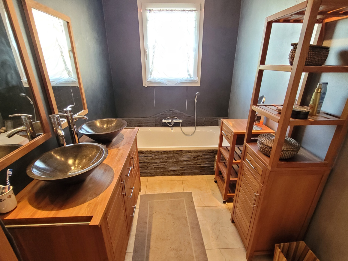 4 bedroom Detached House in Saint Genies De Fontedit, Herault, France – ls556400e