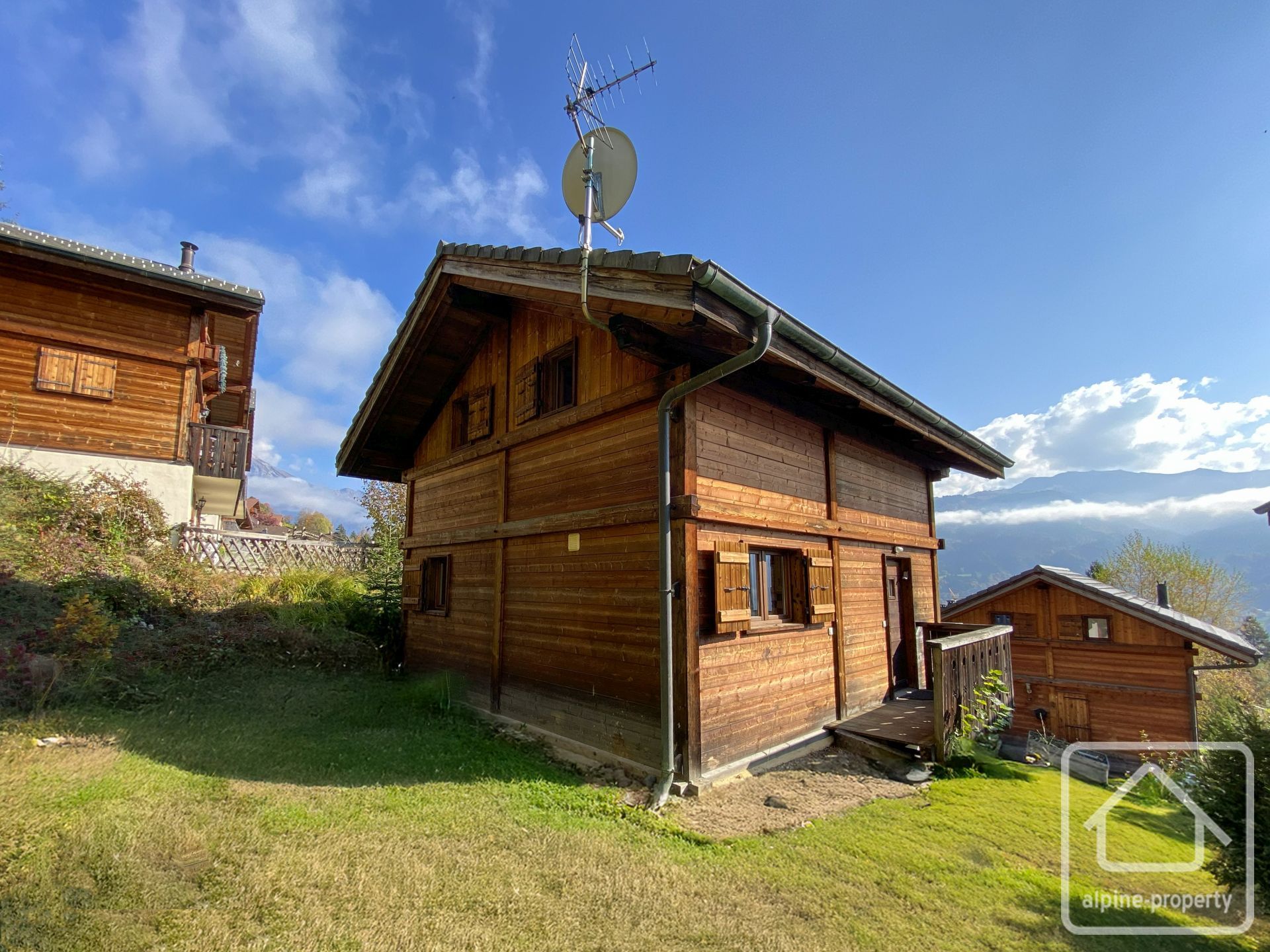 Sunny South-facing Chalet Above Verchaix With Terrace, Garden & Quality Finish, Ideal Alpine Retreat. – CHALETBUET