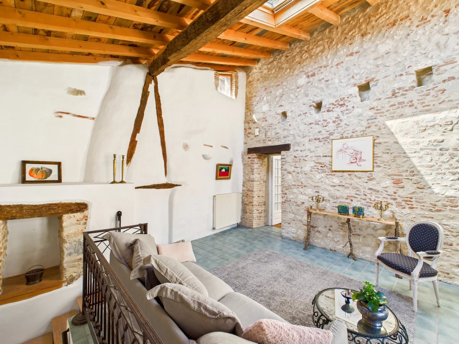 Lovely village house with courtyard in the heart of the medieval town of Penne d’Agenais, Aquitaine – France – BVI64731