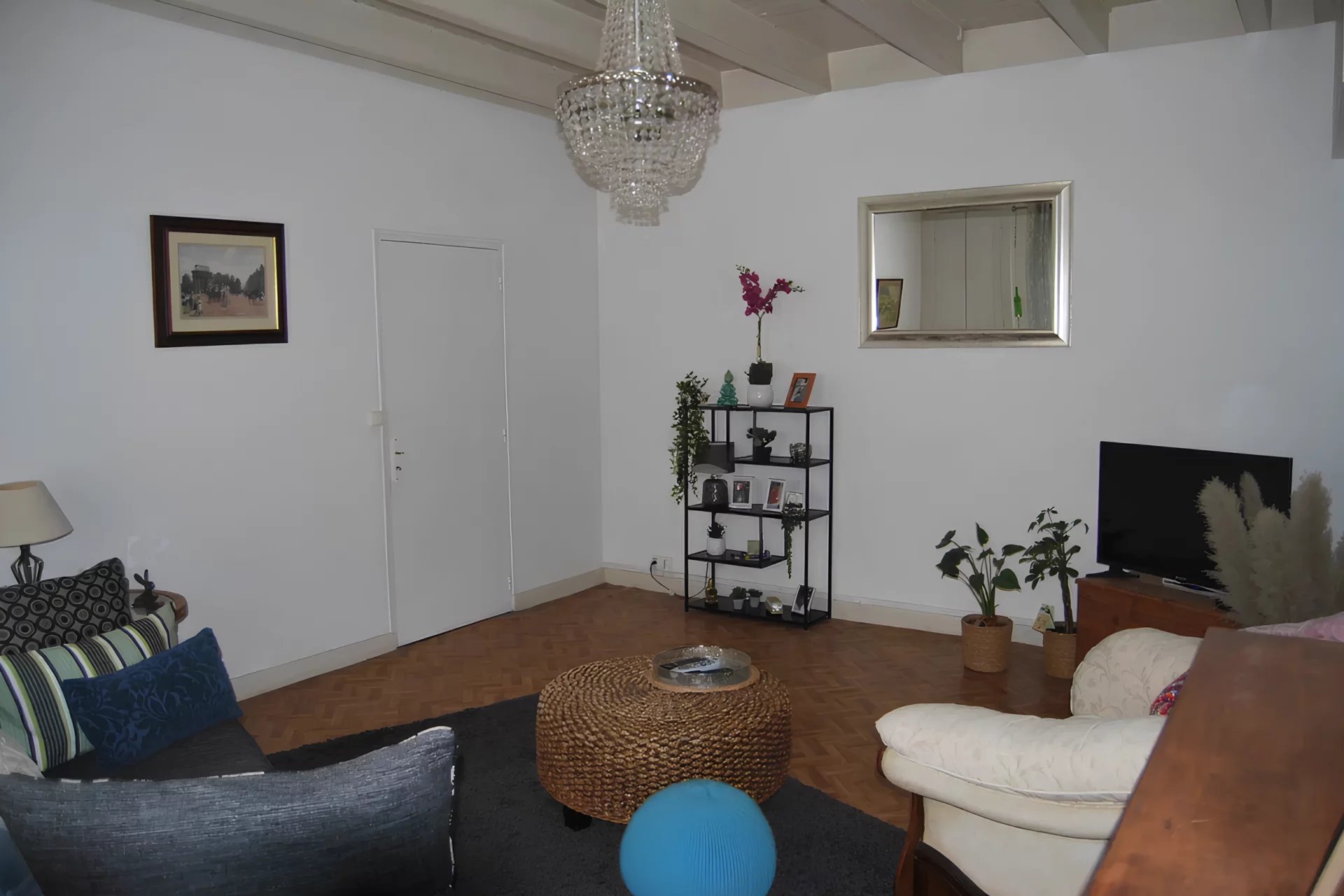 Village House in Excellent Condition – Ideal for Investors or as a Family Home, Poitou-Charentes – France – BVI83342