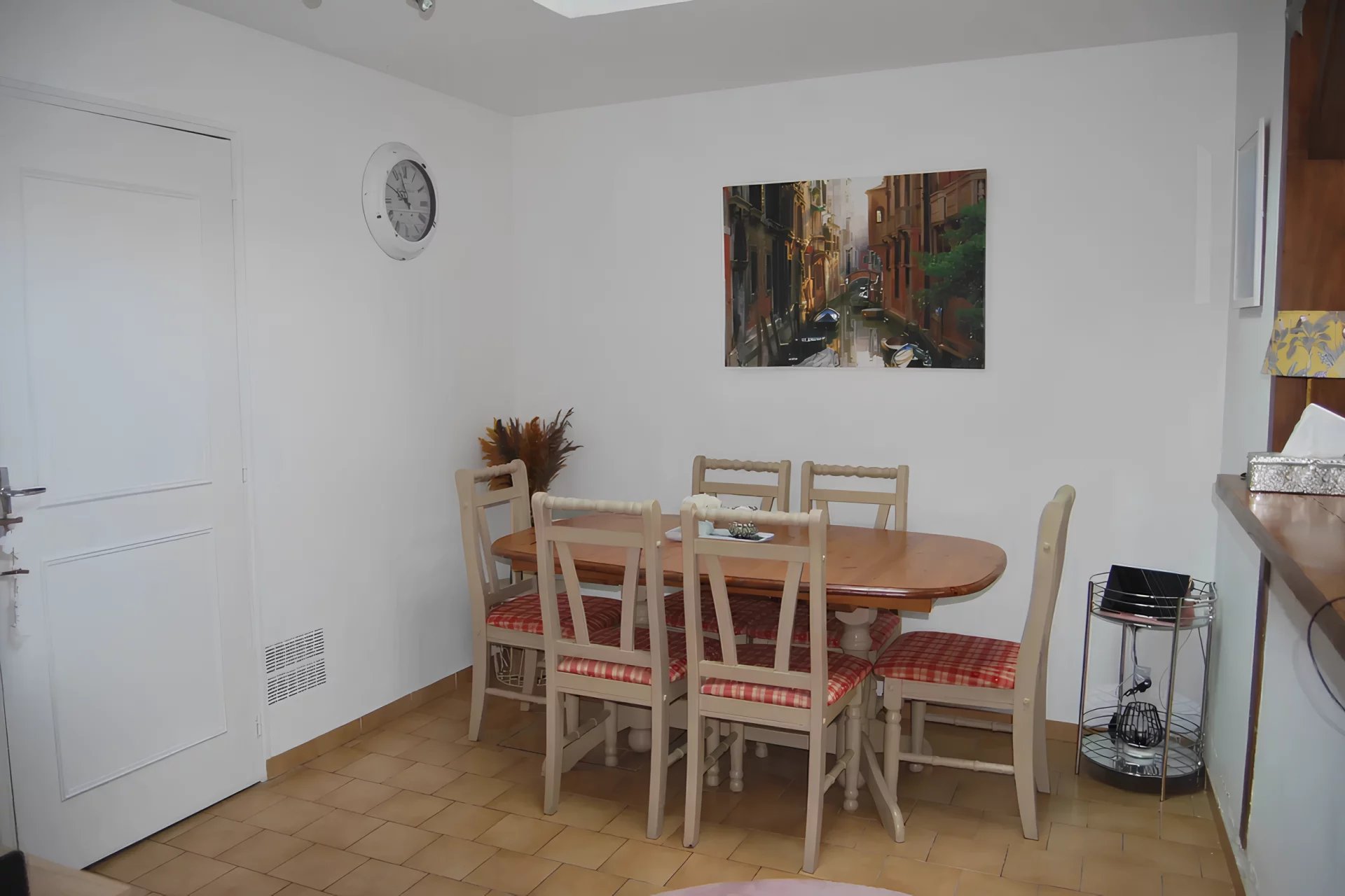 Village House in Excellent Condition – Ideal for Investors or as a Family Home, Poitou-Charentes – France – BVI83342