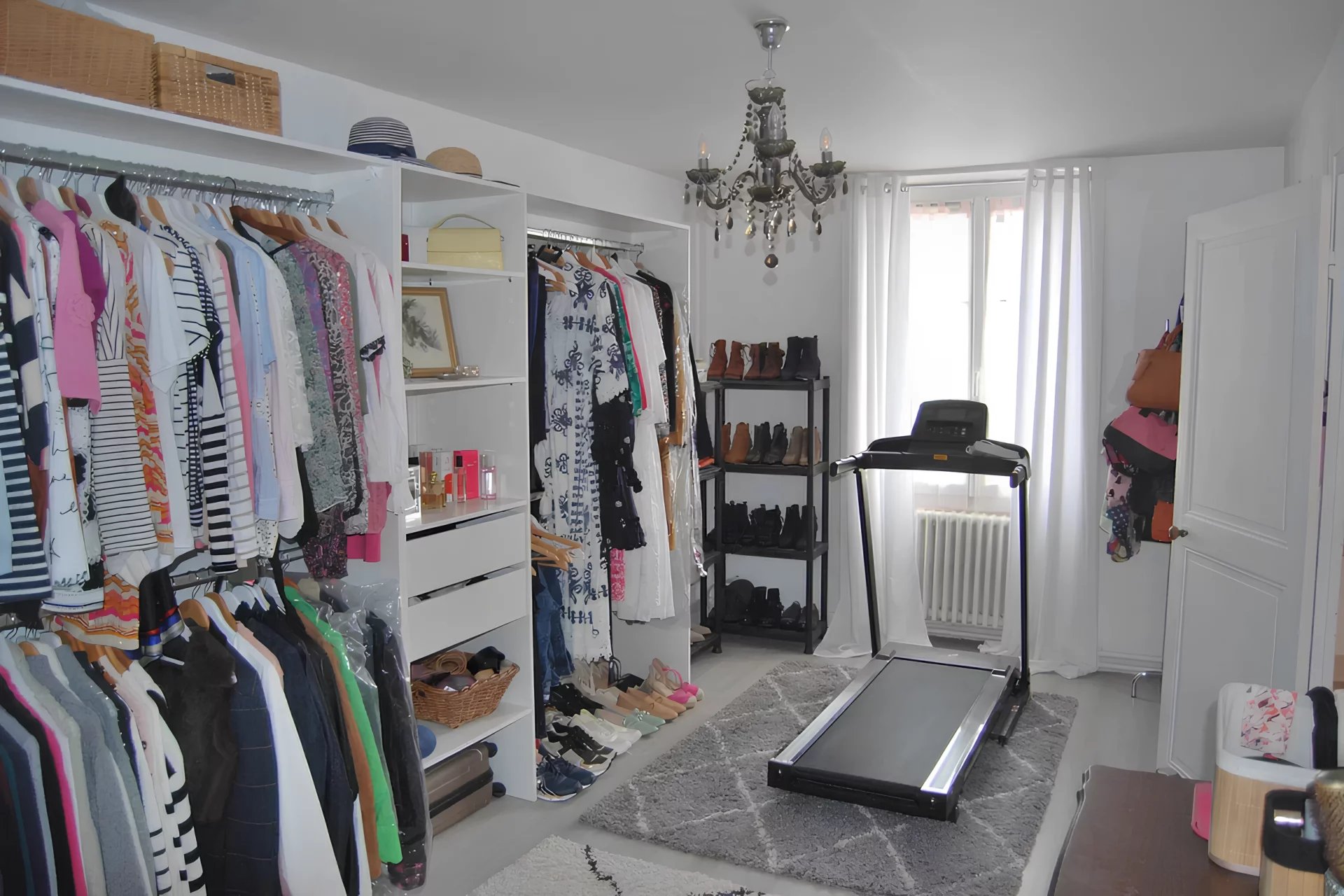 Village House in Excellent Condition – Ideal for Investors or as a Family Home, Poitou-Charentes – France – BVI83342