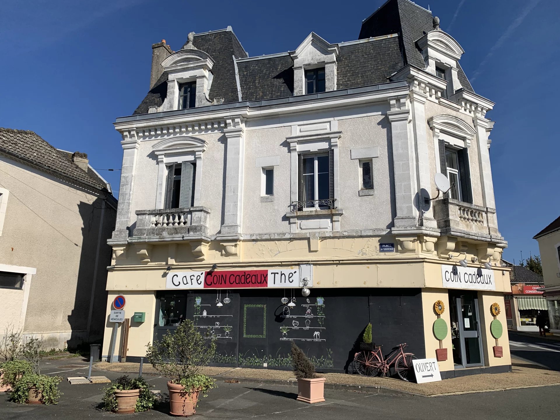 Exceptional Business and Rental Opportunity – 4 Apartments and 2 Shops in the Heart of a Vibrant Village, Aquitaine – France – BVI83242