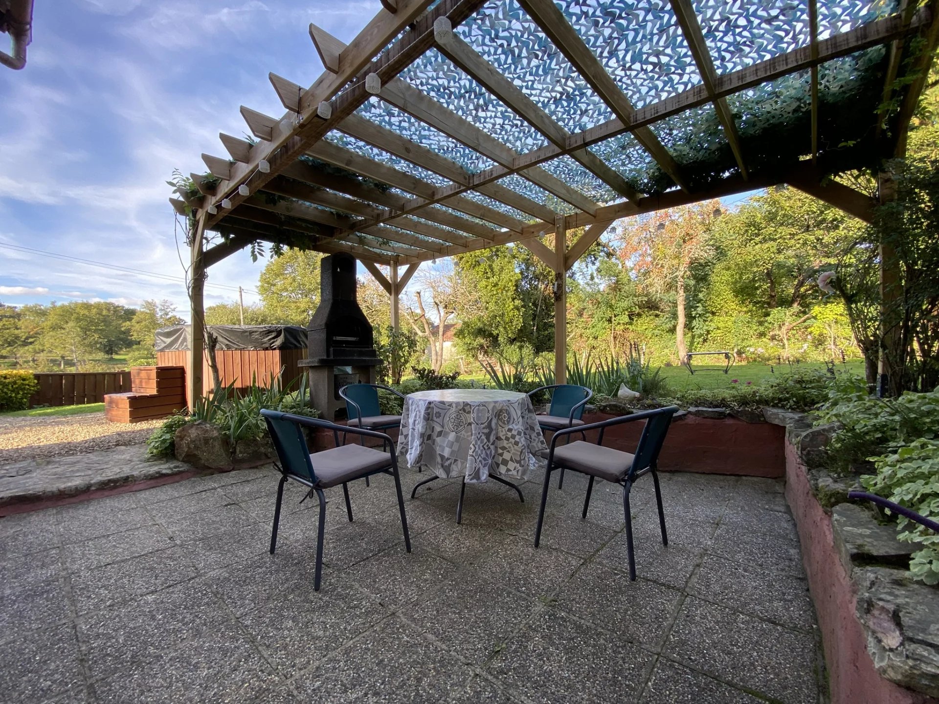 Two houses in a lovely hamlet of Bussière Poitevine with income potential, Limousin – France – BVI82392