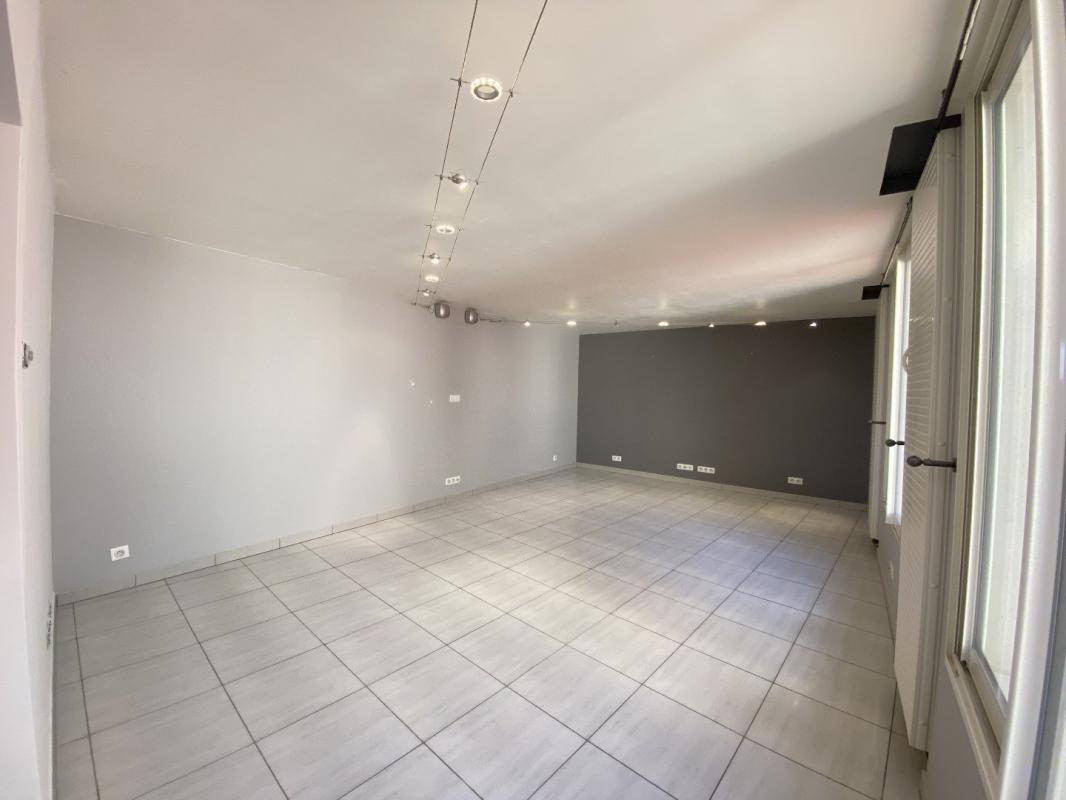 2 bedroom t3 in Millau, Aveyron, France – 46421E599E8540E0