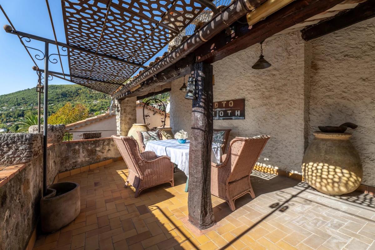 3 bedroom t6 et plus in Grasse, Alpes-Maritimes, France – 12030392098