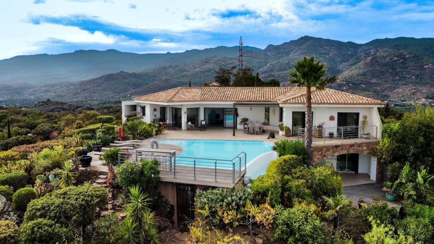 6 bedroom t6 et plus in Porto Vecchio, Corse-du-Sud, France – B4CA0CEEFD6341D1
