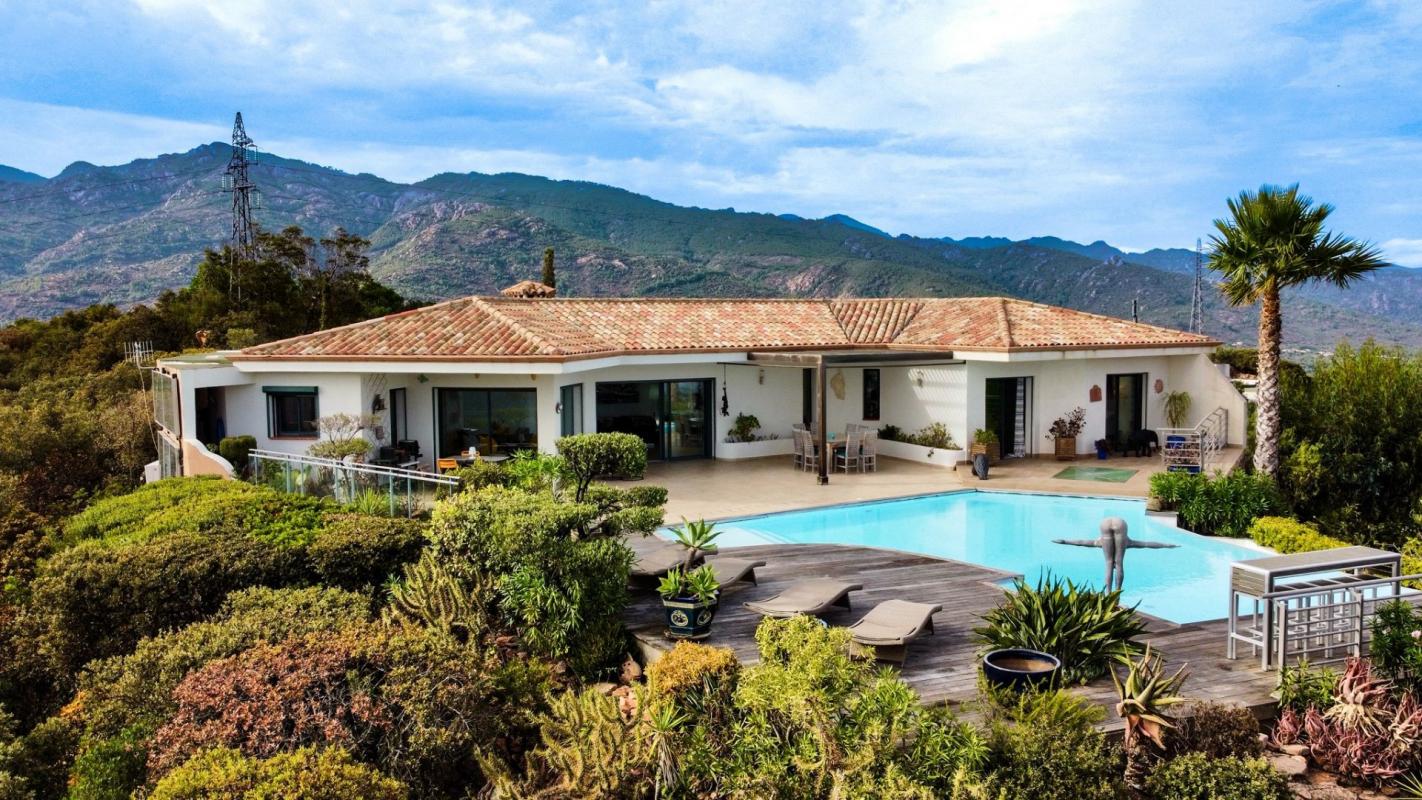 6 bedroom t6 et plus in Porto Vecchio, Corse-du-Sud, France