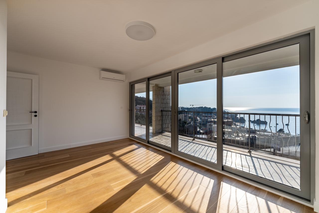 3 bedroom Apartment in Przno, Montenegro – CMM53264