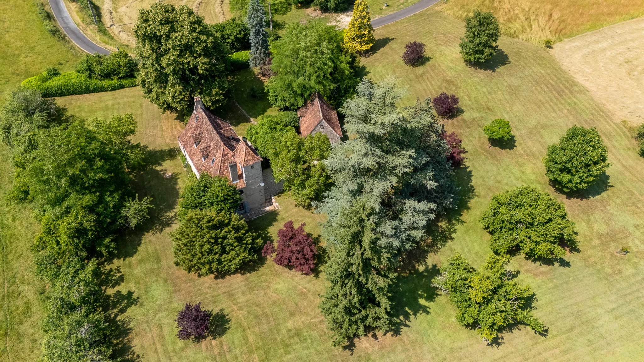 Chocolate box pretty stone cottage with guest accommodation., Midi-Pyrénées – France – BVI79361