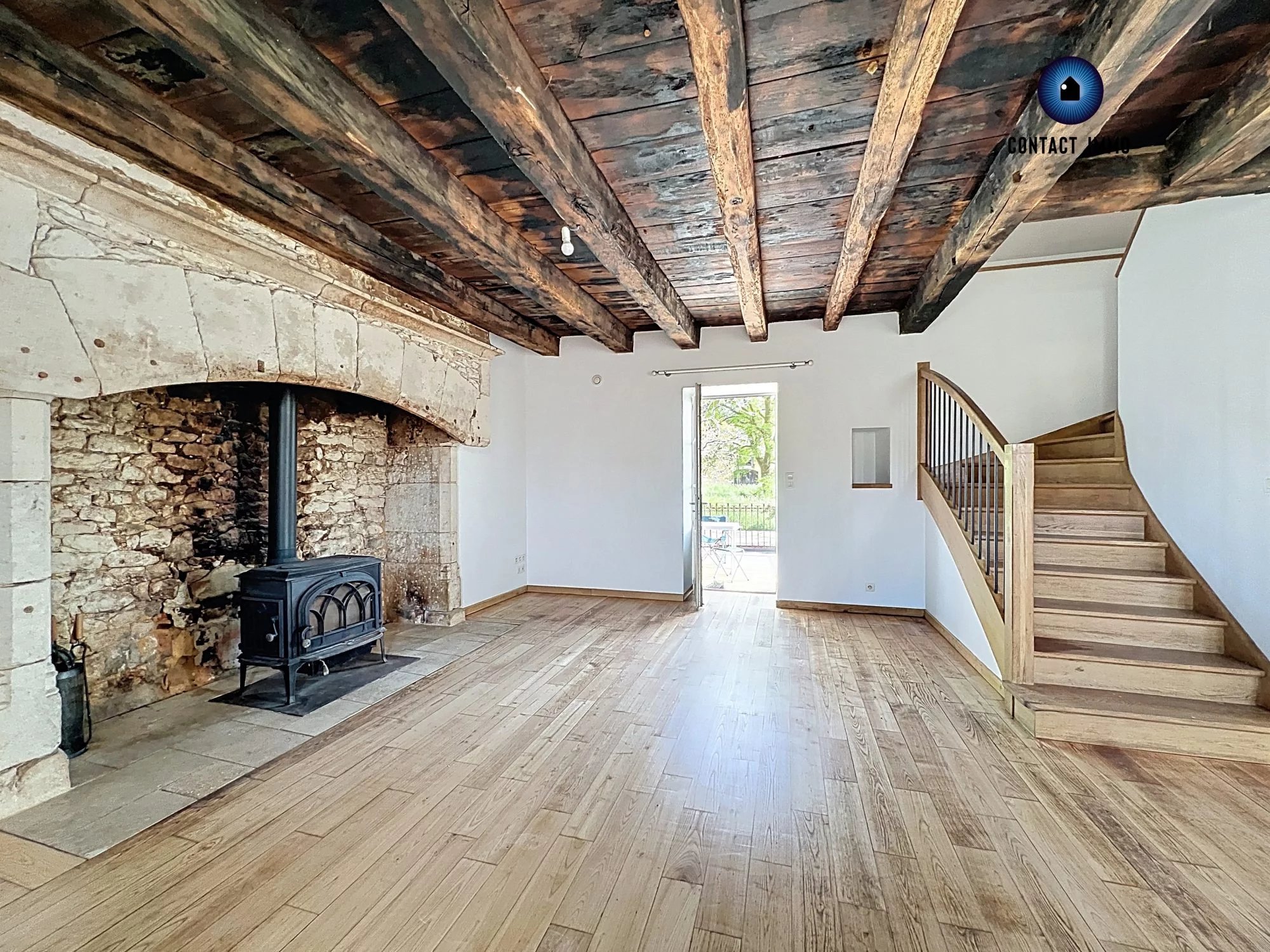 Renovated Stone House with Pool and Barn – 30 mins from Sarlat, Aquitaine – France – BVI83151