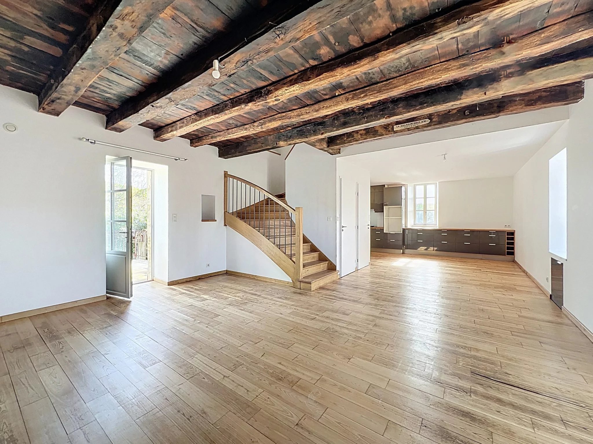 Renovated Stone House with Pool and Barn – 30 mins from Sarlat, Aquitaine – France – BVI83151