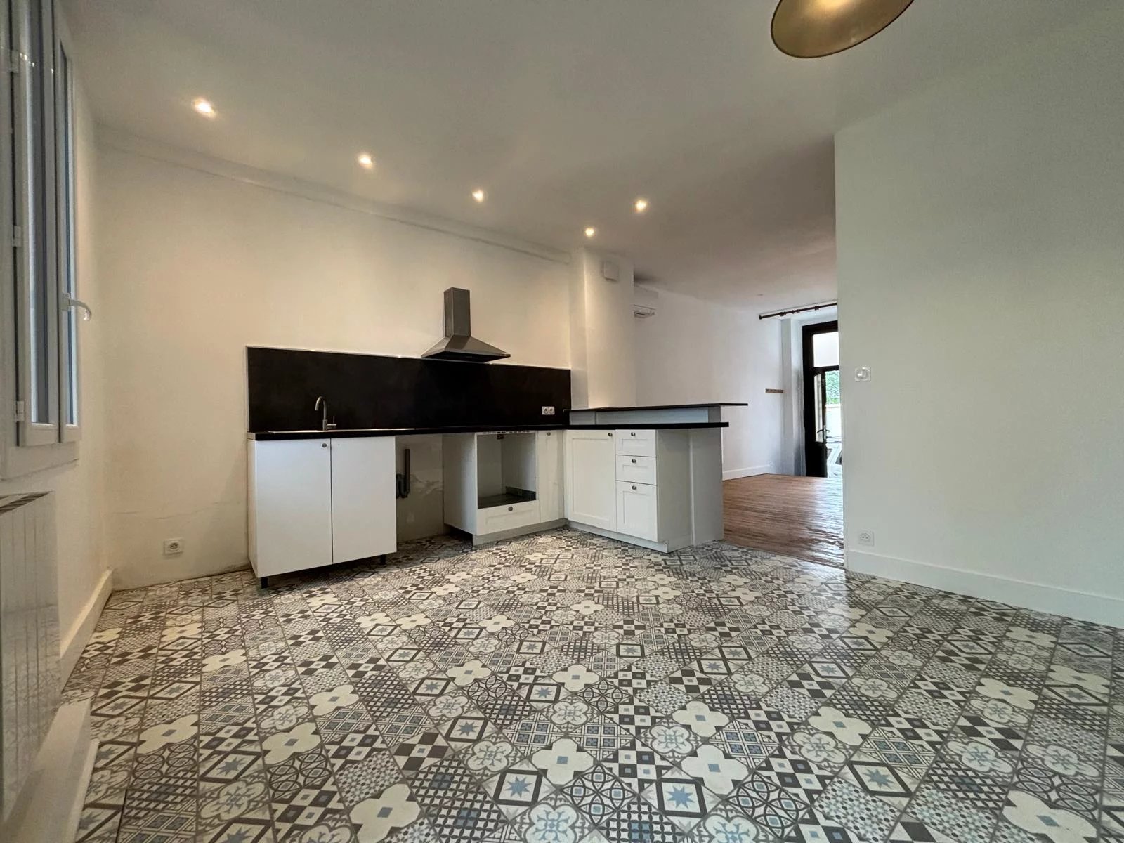 Charming 3 bed renovated town house, Aquitaine – France – BVI83021