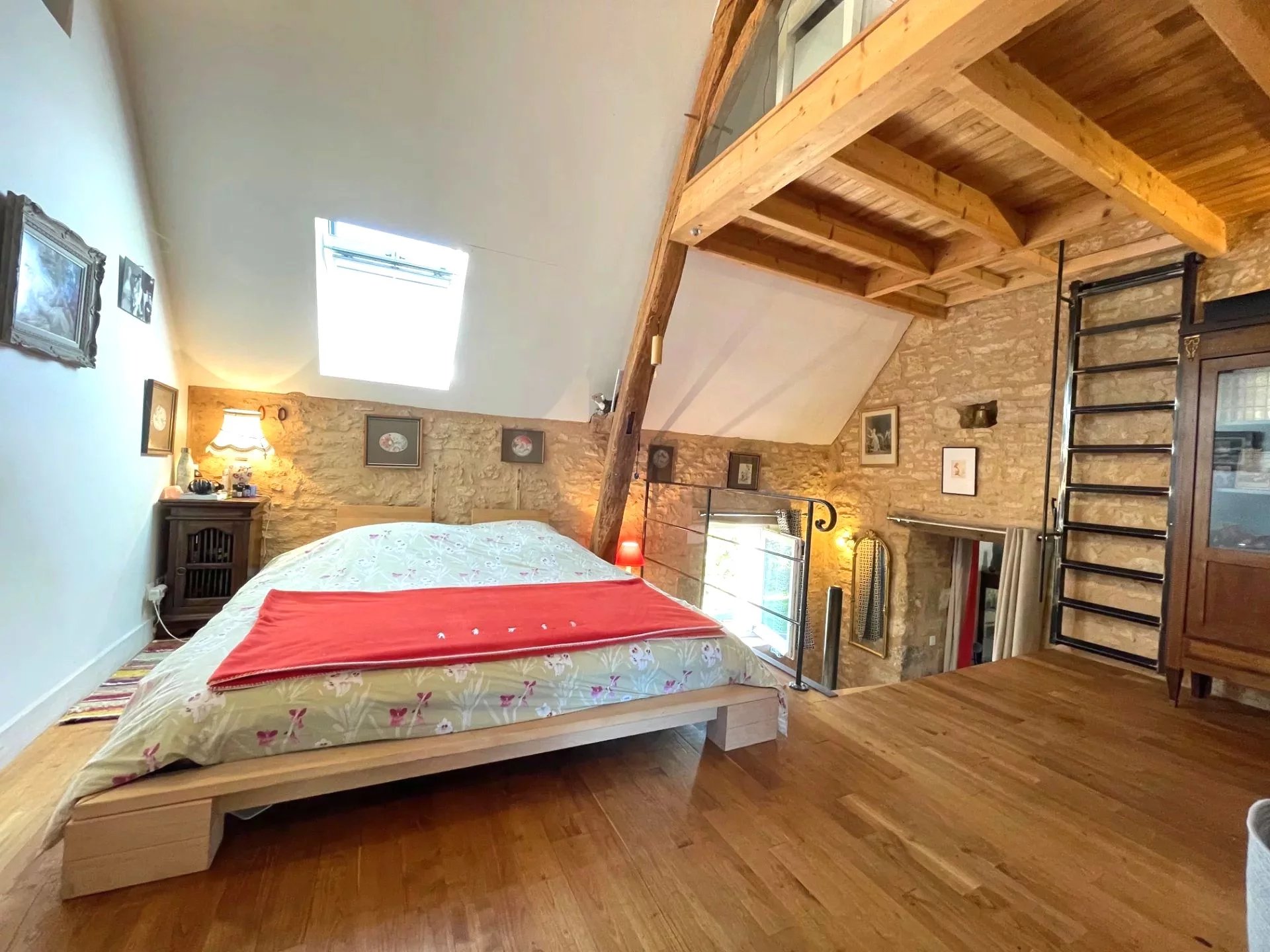 Perigordine cottage with barn and atelier, Aquitaine – France – BVI65663