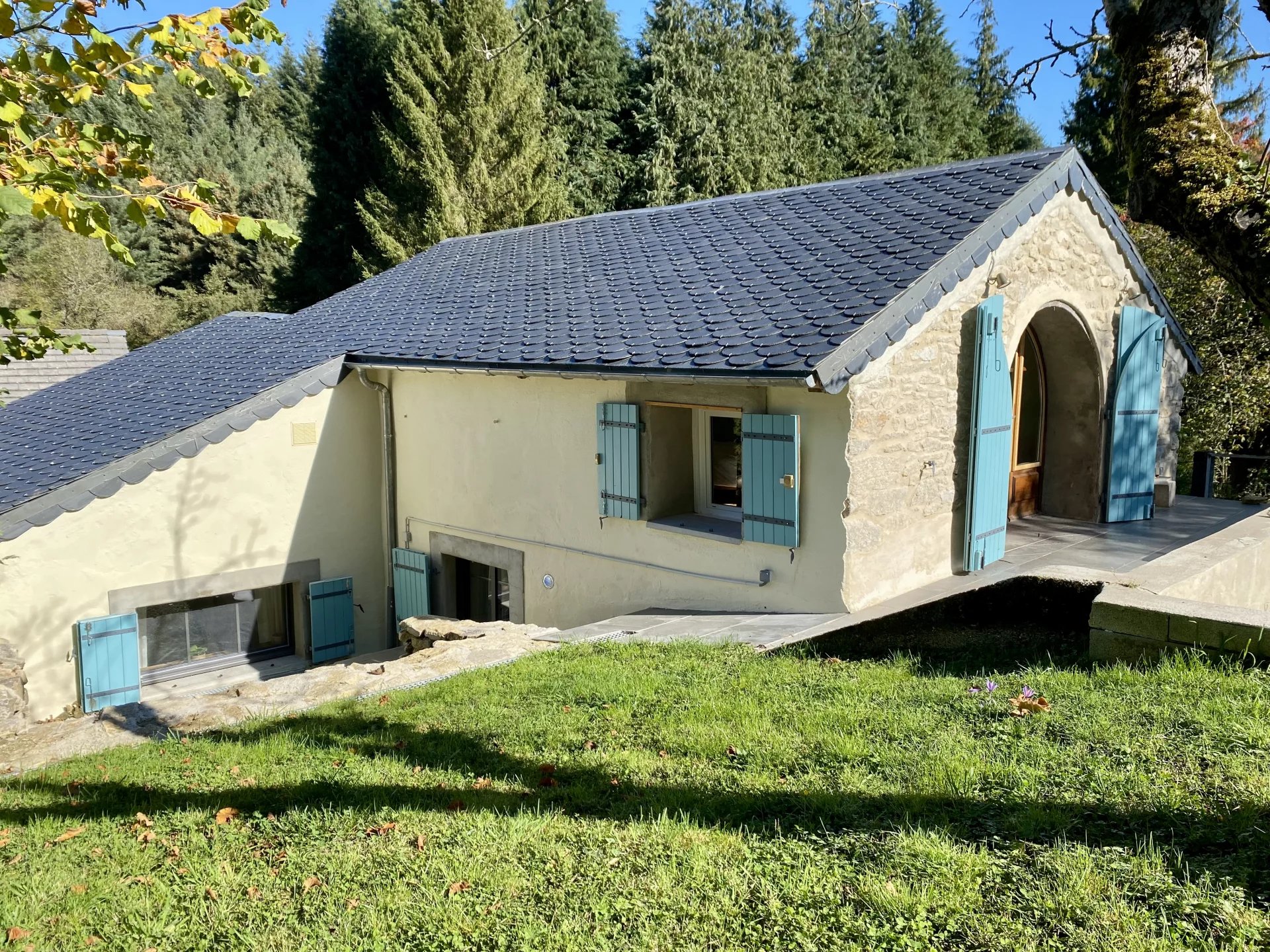Exquisitely Restored Stone Property in the Heart of the Montagne Noire, Languedoc-Roussillon – France – BVI83346