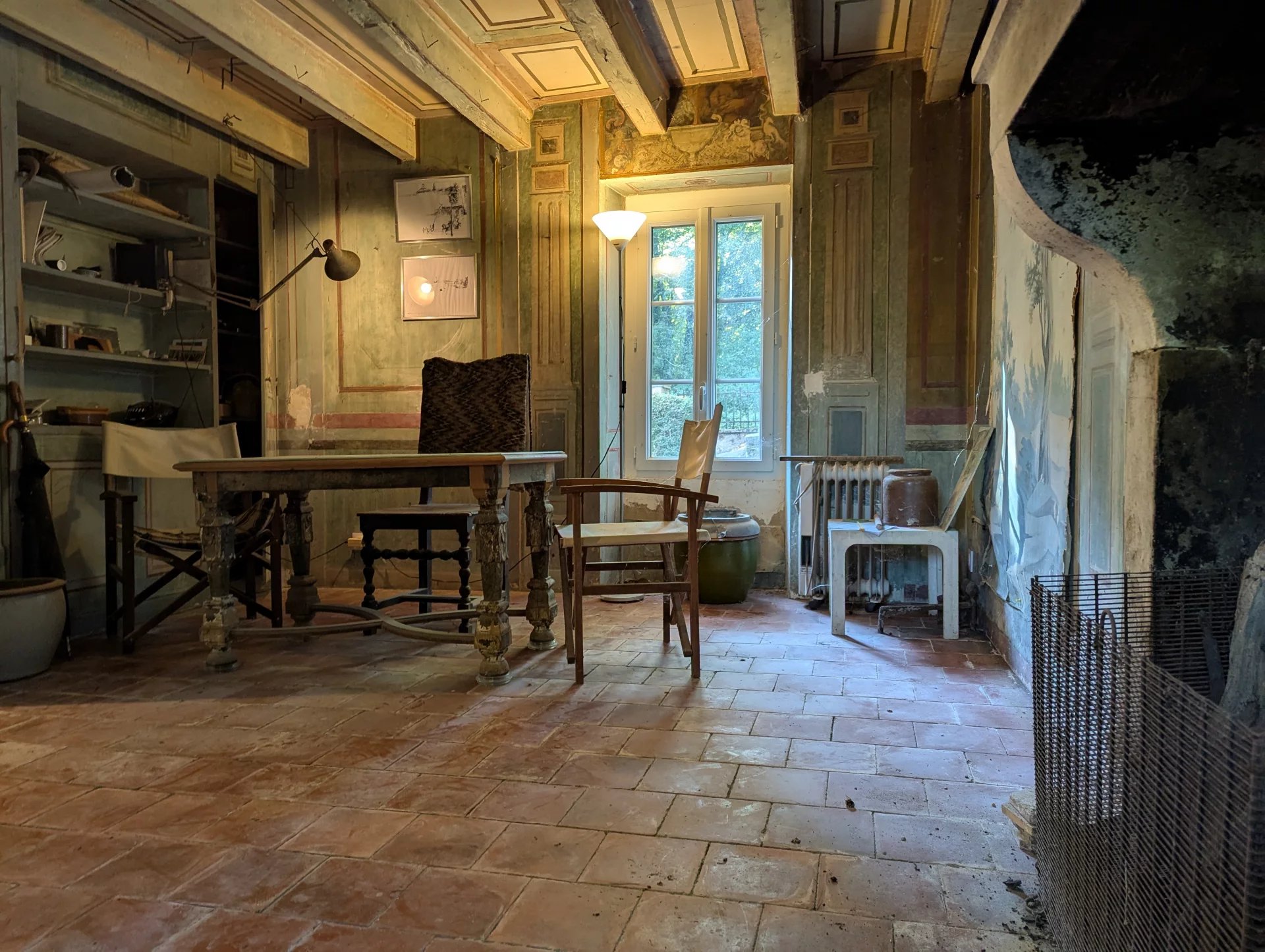 Character cottage surrounded by beautiful woodland, Poitou-Charentes – France – BVI83005