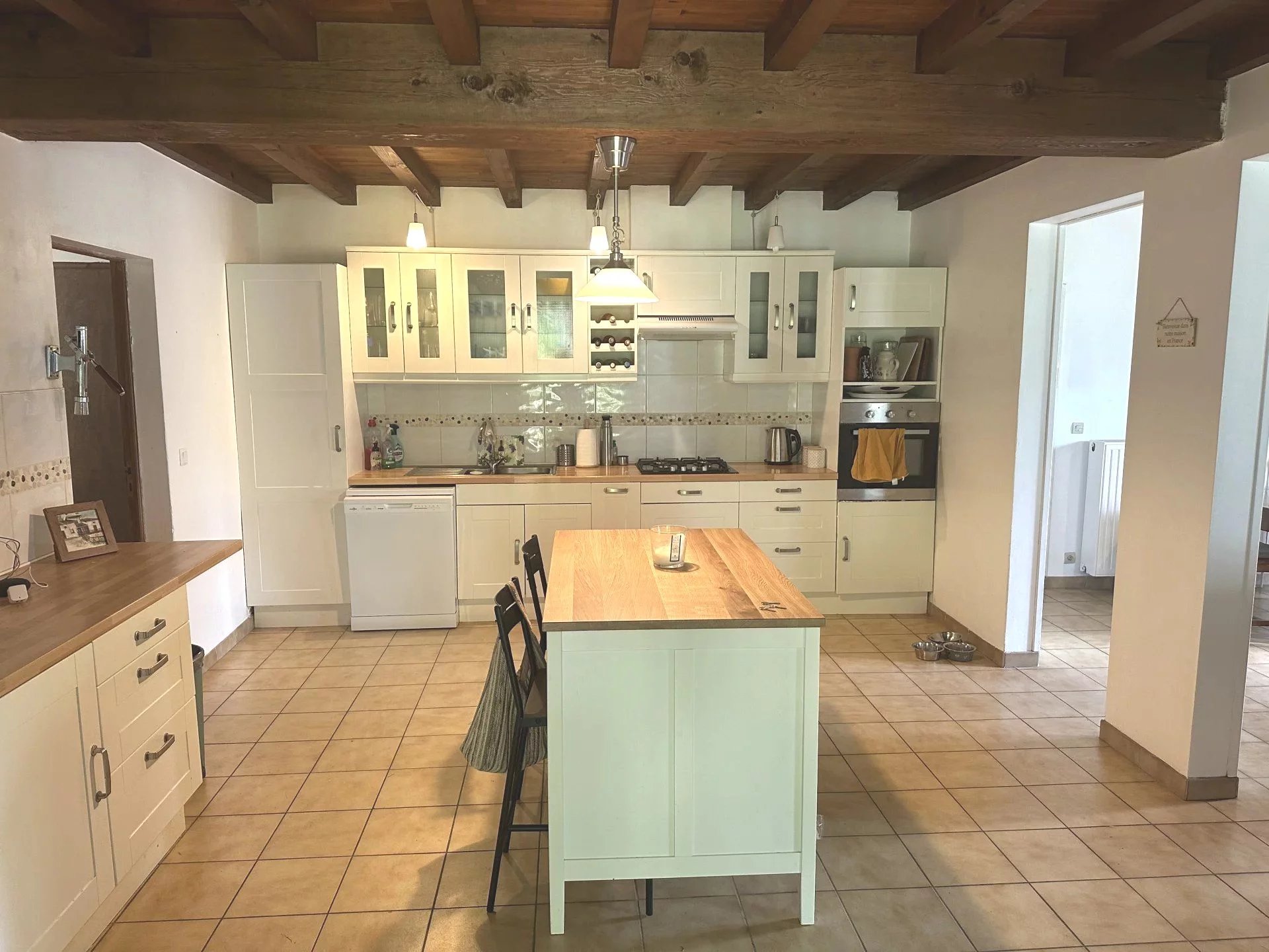 Spacious 3 bed/2 bath Property with Room to Expand, Poitou-Charentes – France – BVI81213