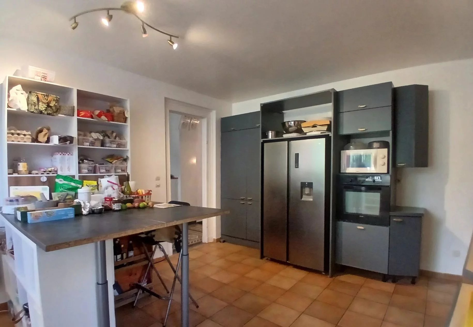 Large stone town house, prime location for bed and breakfast business, Aquitaine – France – BVI82379