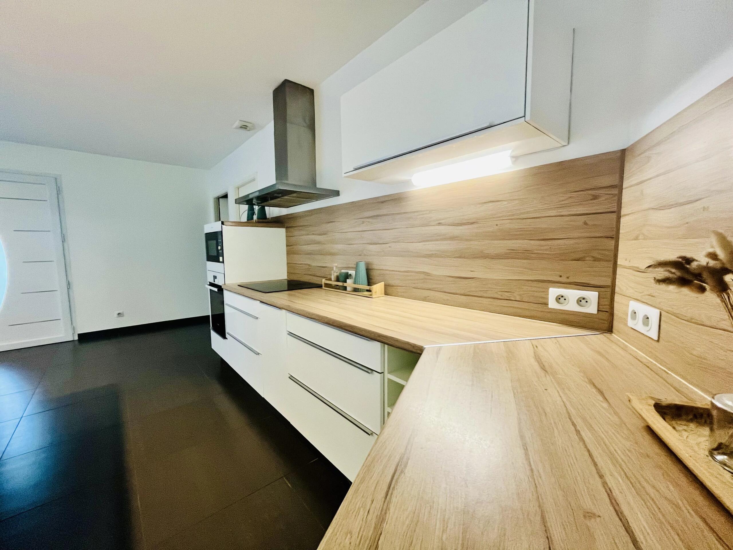 Bright single-storey modern home with garden and garage, Aquitaine – France – BVI83394