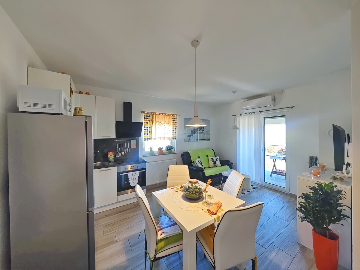 2 bedroom apartment in Dobrinj, Croatia – 103519