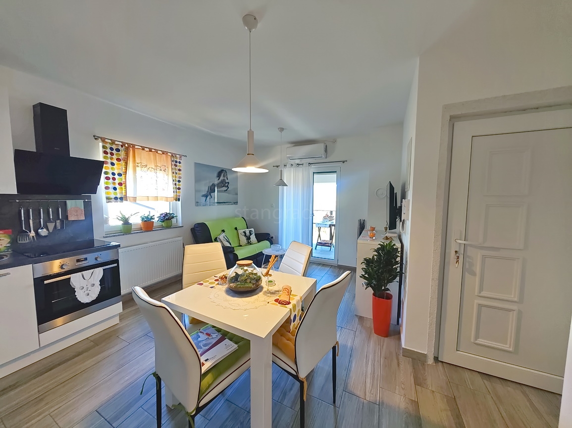 2 bedroom apartment in Dobrinj, Croatia – 103519