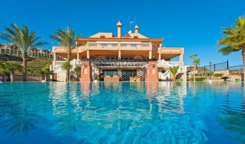 7 bedroom Villa in Mijas Costa, Malaga, Spain – 428-03727D