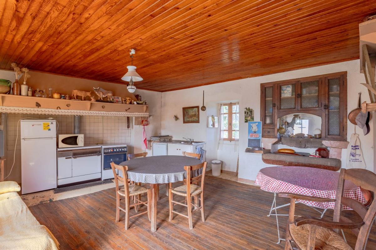 3 bedroom maison a renover in Najac, Aveyron, France – A49821C0138847C7