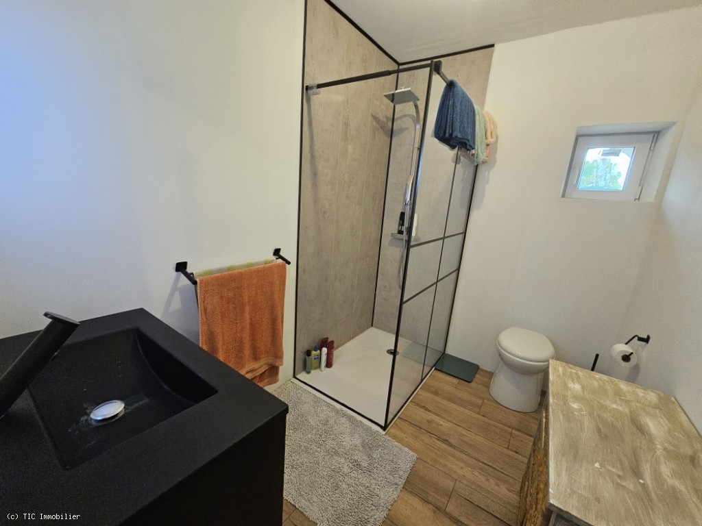 6 bedroom House in Aunac, France – r7385