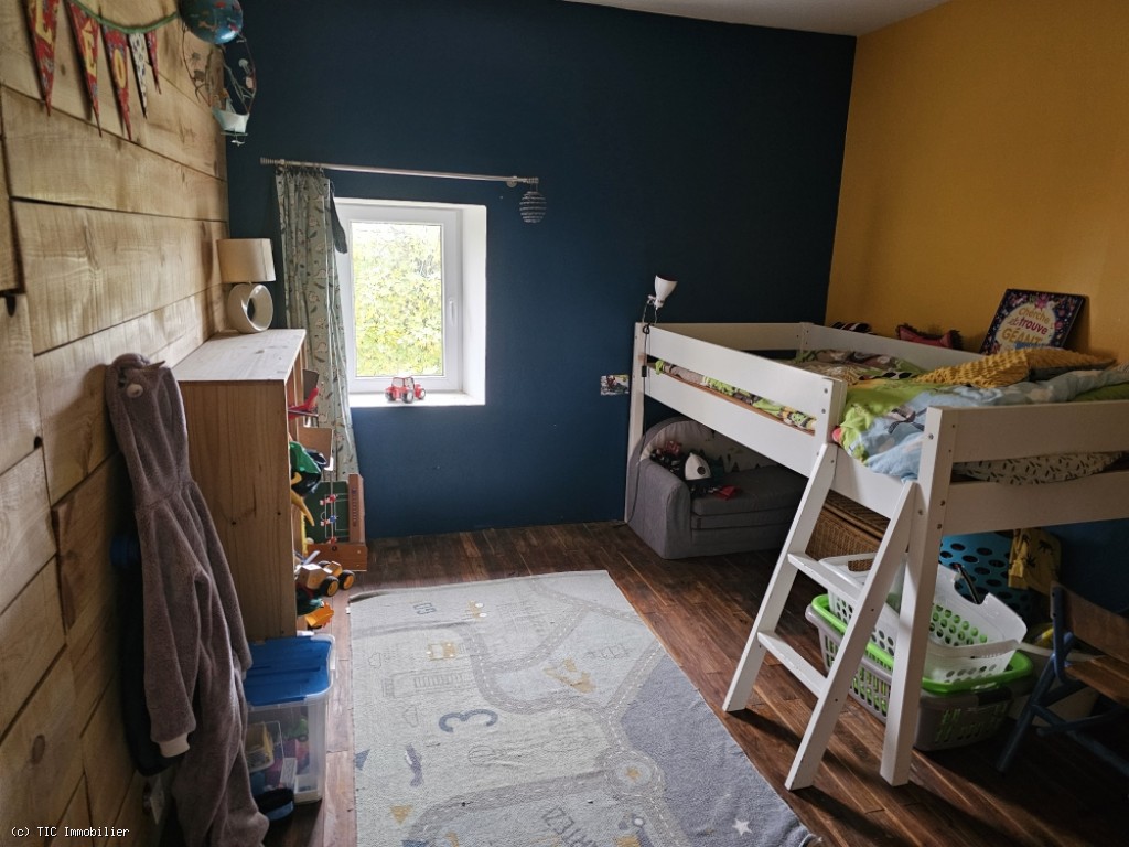 6 bedroom House in Aunac, France – r7385