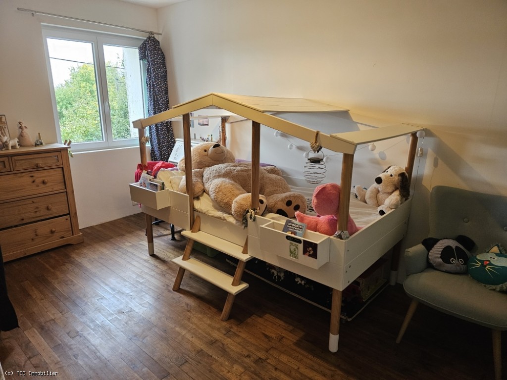 6 bedroom House in Aunac, France – r7385