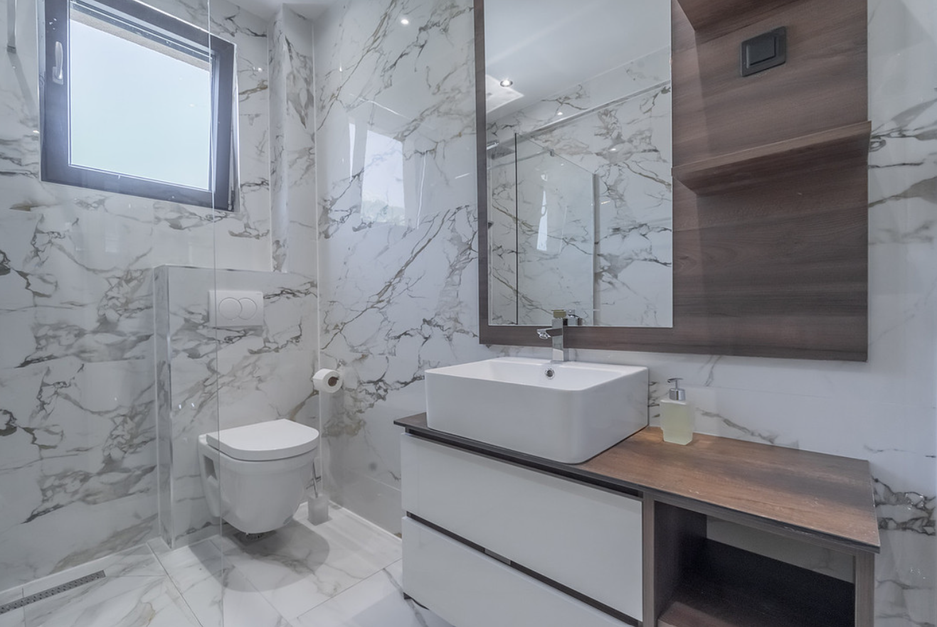 20 bedroom Hotel in Dobre Vode, Montenegro – CMM53317